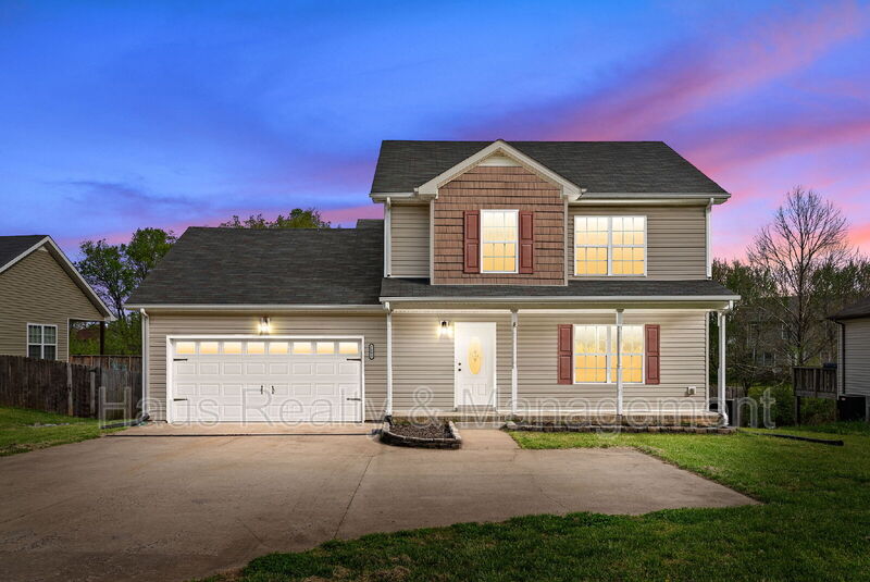 Clarksville House: 1563 Hazelwood Road