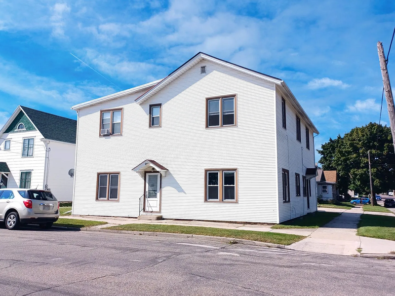 Manitowoc Condo: 1202 South 13th Street - 1