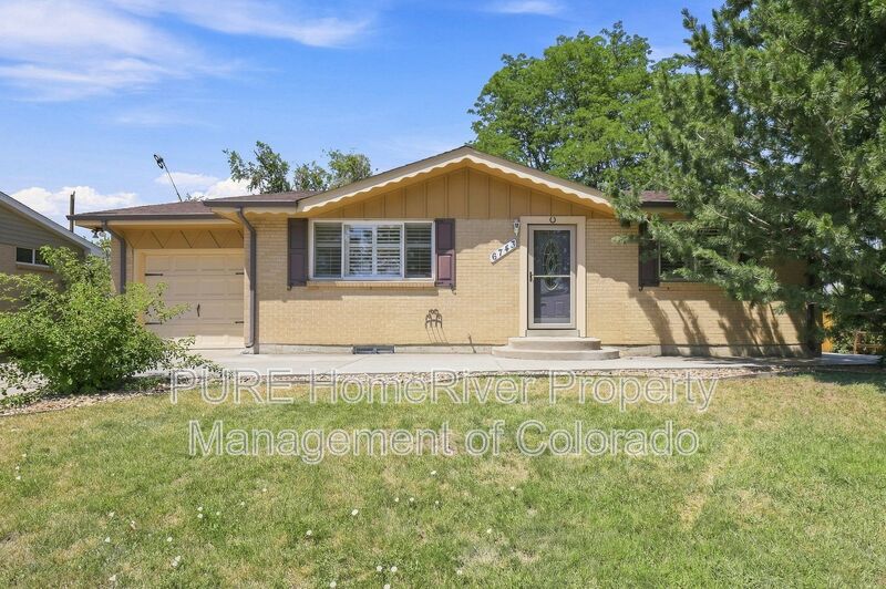 Arvada House: 6743 Gray St