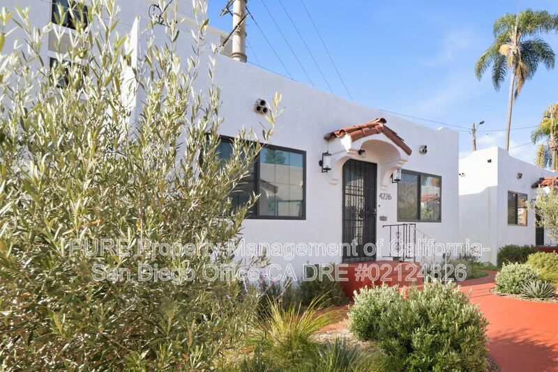 San Diego, House: 4218-28 Iowa St