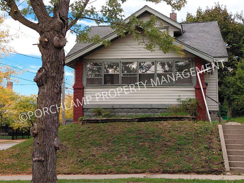 Grand Rapids House: 37 Dean St NW