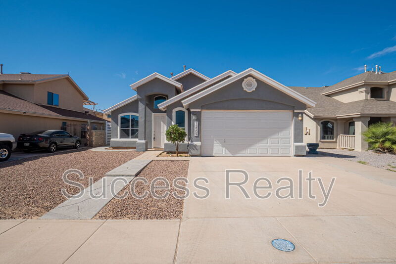 El Paso House: 12509 Twin Leaf Drive