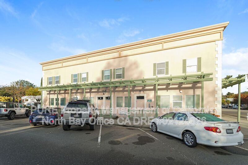 Cloverdale Condo: 154 Railroad Avenue