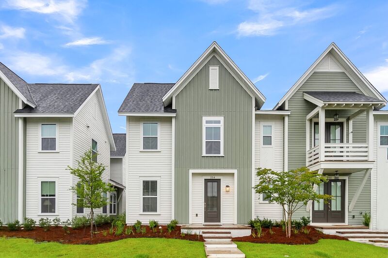 Summerville Townhome: 254 Symphony Ave