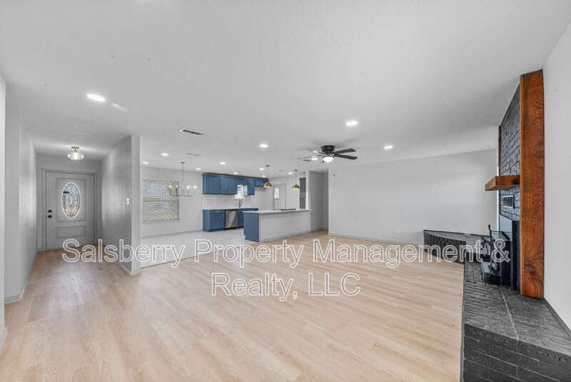 Rainbow House: 3137 FM200