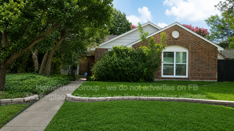 Dallas House: 9112 Shiloh Rd