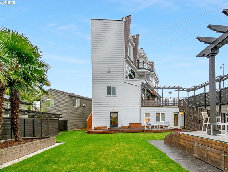 Portland House: 6020 Northeast Willow Street