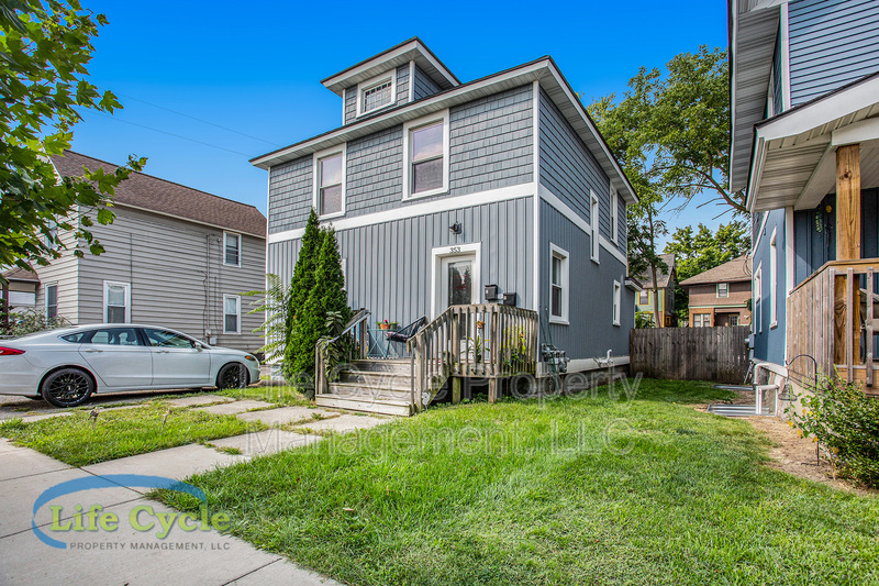 Grand Rapids Condo: 353 Atlas Avenue Southeast - 2
