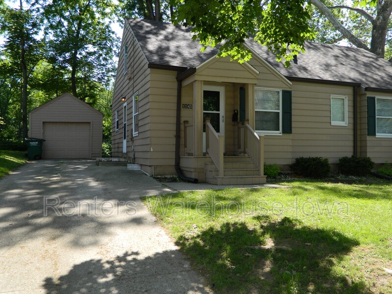 Windsor Heights Condo: 1145 65th St