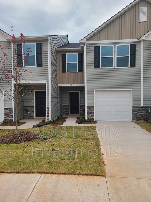 Newton Townhome: 1459 Cypress Loop