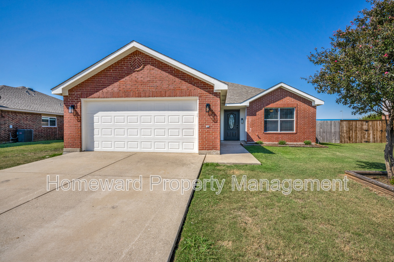Krum House: 121 Thoroughbred Drive