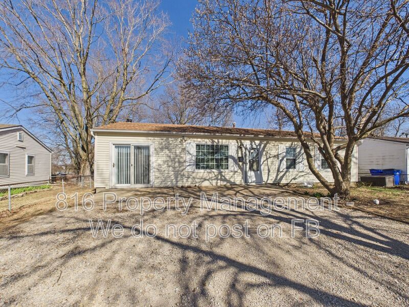 Grandview House: 15015 White Ave