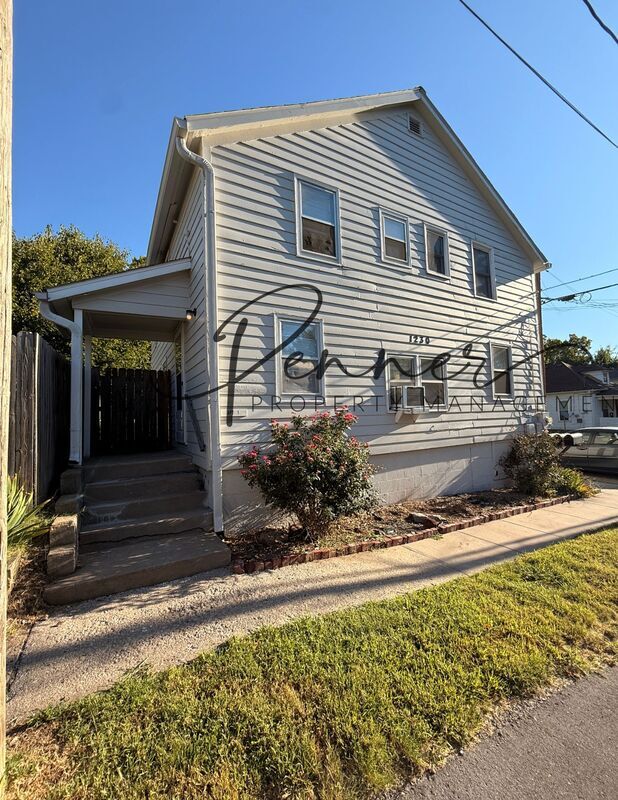 INDEPENDENCE House: 1230 W RUBY AVE