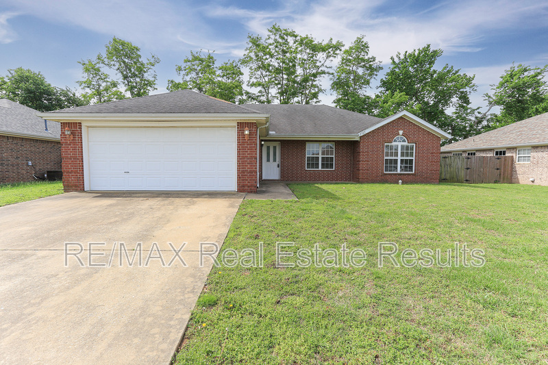 Bentonville House: 2505 SW 20th St
