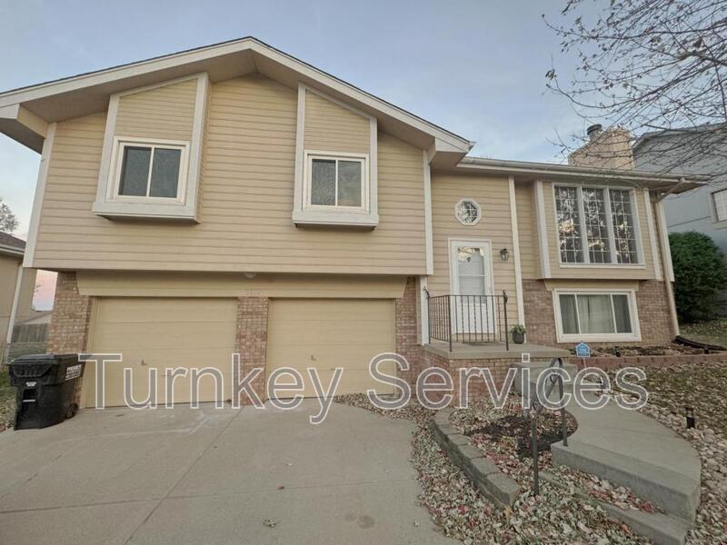 Papillion House: 2107 Queen Dr