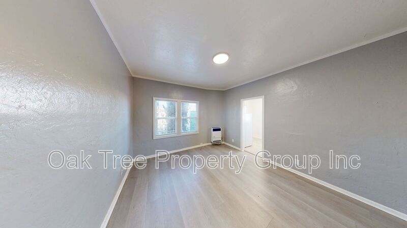 Oakland House: 2451 Seminary Avenue