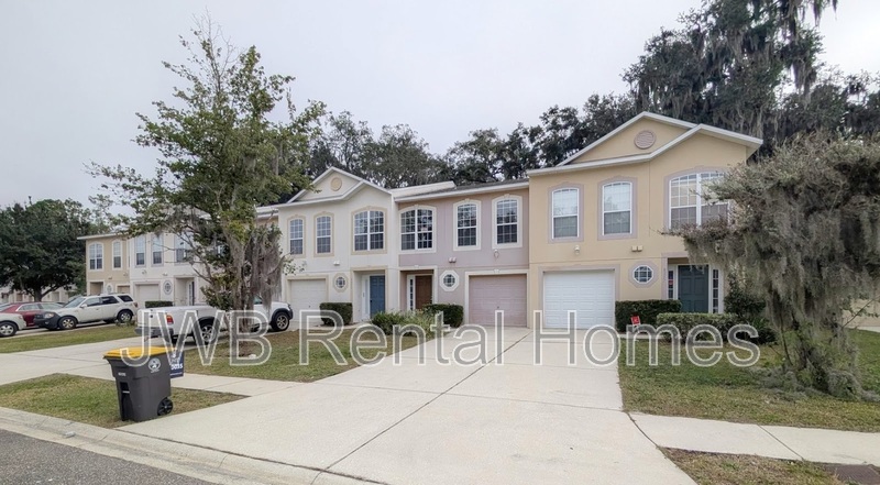 Jacksonville Townhome: 8255 Halls Hammock Ct