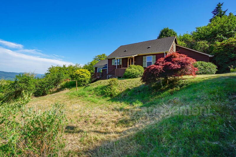 Longview House: 3956 Columbia Heights Rd