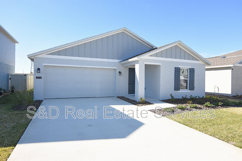 Haines City House: 2216 Crown Rock Dr