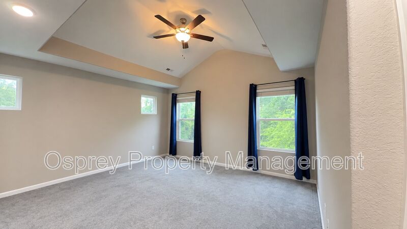 Spacious 4-Bedroom Norfolk Home with 2-Car Garage & Flexible Bonus Space - Photo 18