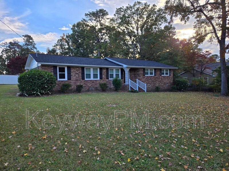 Evans House: 4580 Hickory Drive