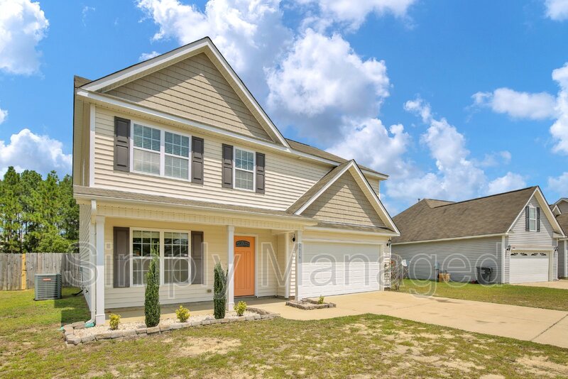 Hope Mills House: 2616 Indian Wells Court