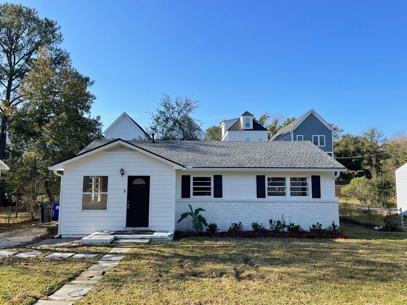 North Charleston House: 1089 Buist