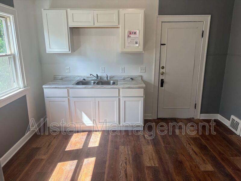 Cleveland Condo: 11909 Parkhill Avenue