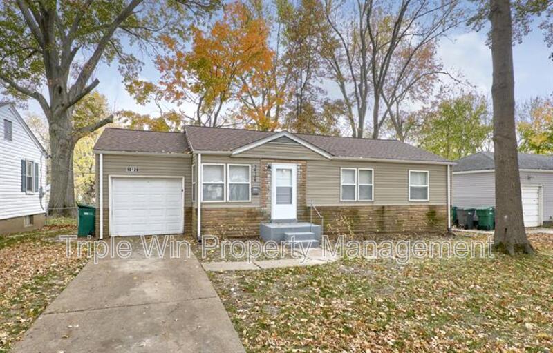 Saint Louis House: 10128 Ashbrook Dr