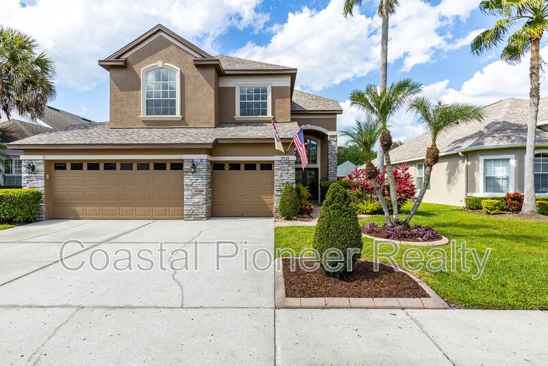 Tampa House: 9524 Greenpointe Dr