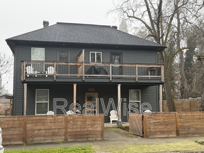 Grants Pass Condo: 509 NW C St