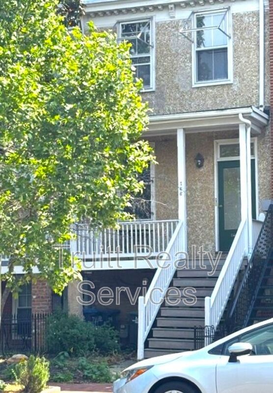 Washington Condo: 746 7th St S.E.