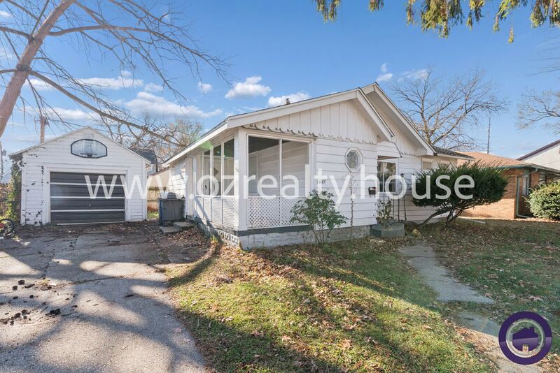 Toledo House: 1647 Eleanor Avenue