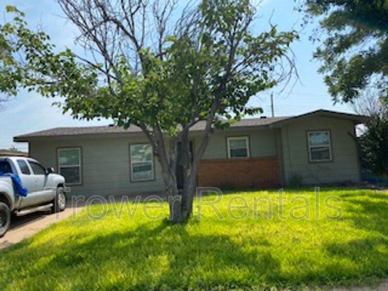 Andrews House: 1204 crescent