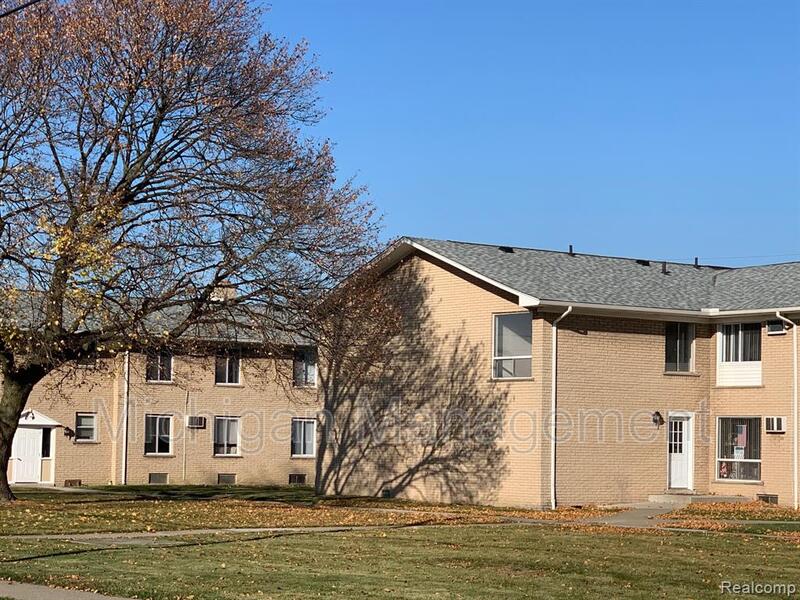 Allen Park Condo: 19250 Wick Rd