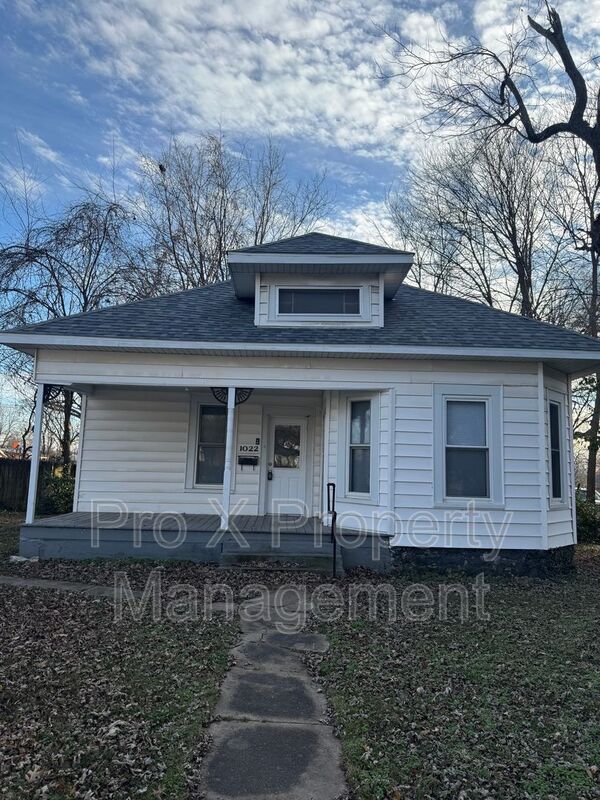 Springfield House: 1022 West Calhoun Street