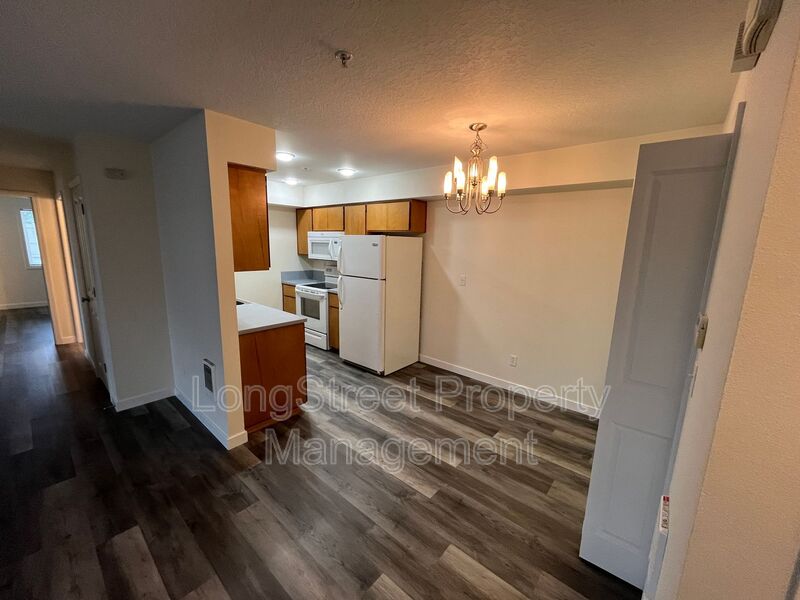 Portland House: 8324 SE Rhine St