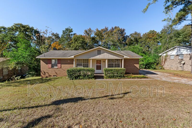 Belvedere House: 413 Kingstree Road
