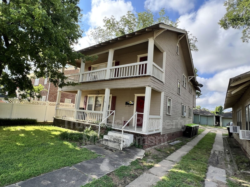 Ada House: 827 E Main St Apt B
