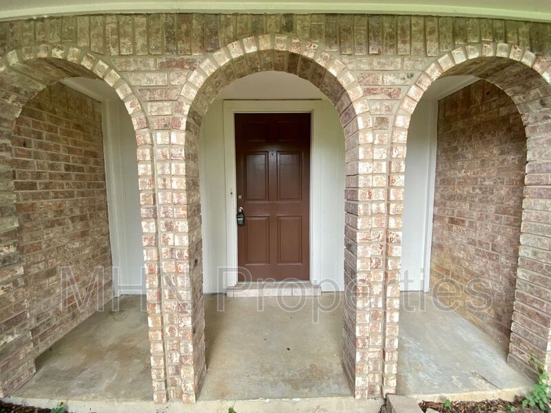 3 bed/2 bath/2 car garage charmer located in the NE with easy access to 410 and I-35 - Photo 4