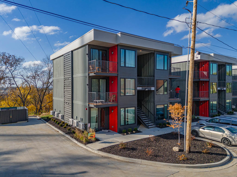 Kansas City Condo: 2950 Summit St. Kansas CIty, MO 64108 Blgd 1 Apt 1