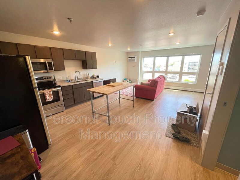 Moorhead Condo: 801 Main Avenue