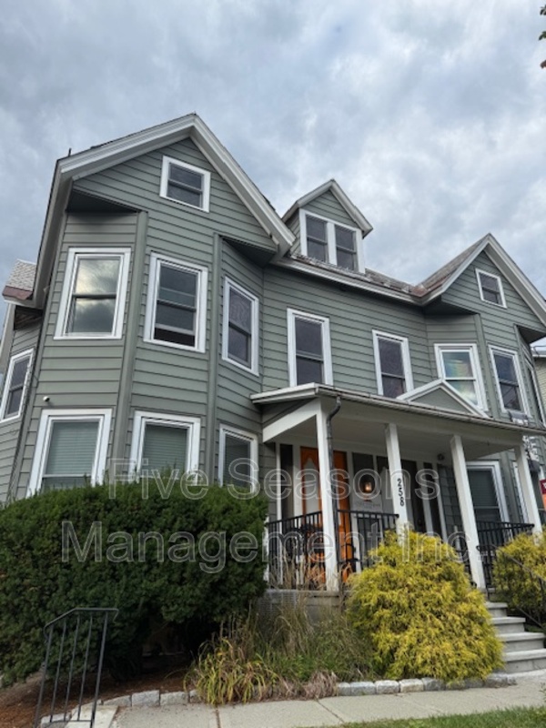 Burlington Condo: 258 Pearl Street - 1