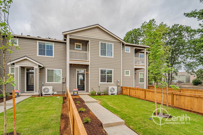 Vancouver House: 7020 NE 156th Place