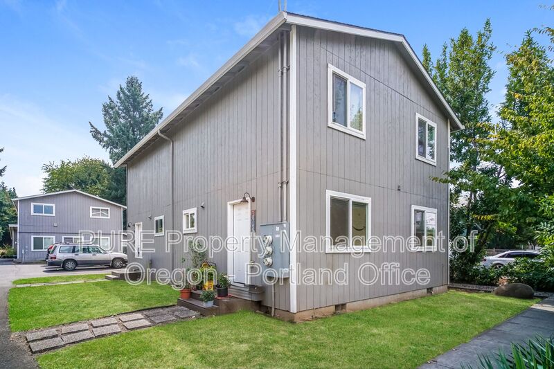 Portland Townhome: 10762 NE Prescott Street