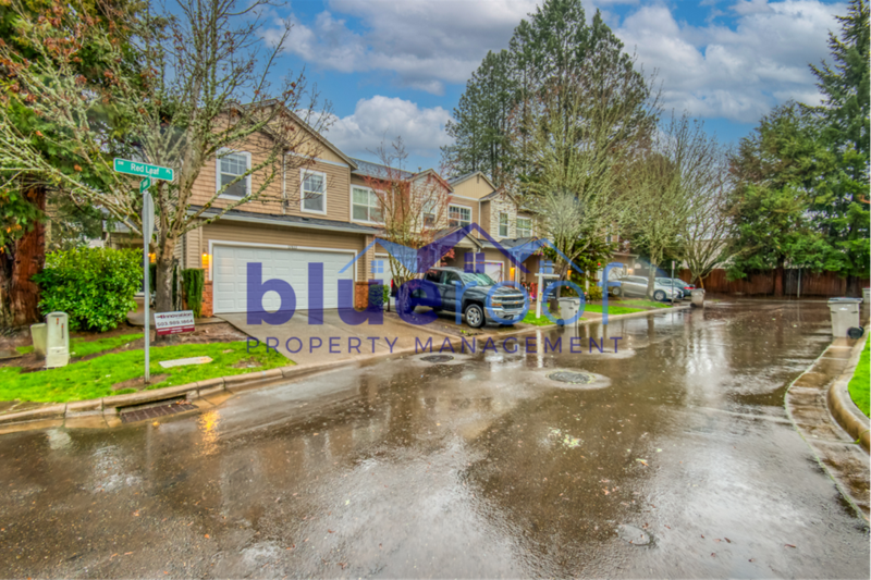 Sherwood House: 17033 SW Red Leaf Place