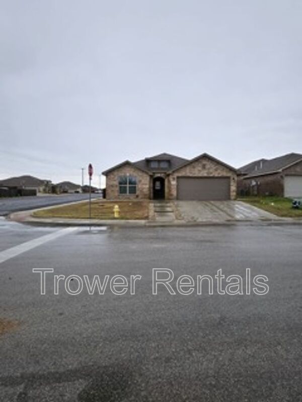 Odessa House: 1021 E 90th