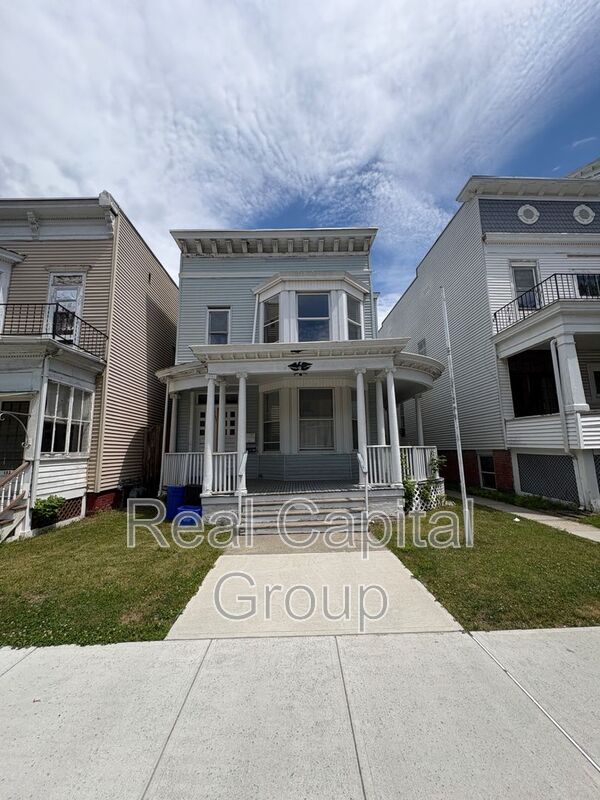 Troy Condo: 130 5th Ave