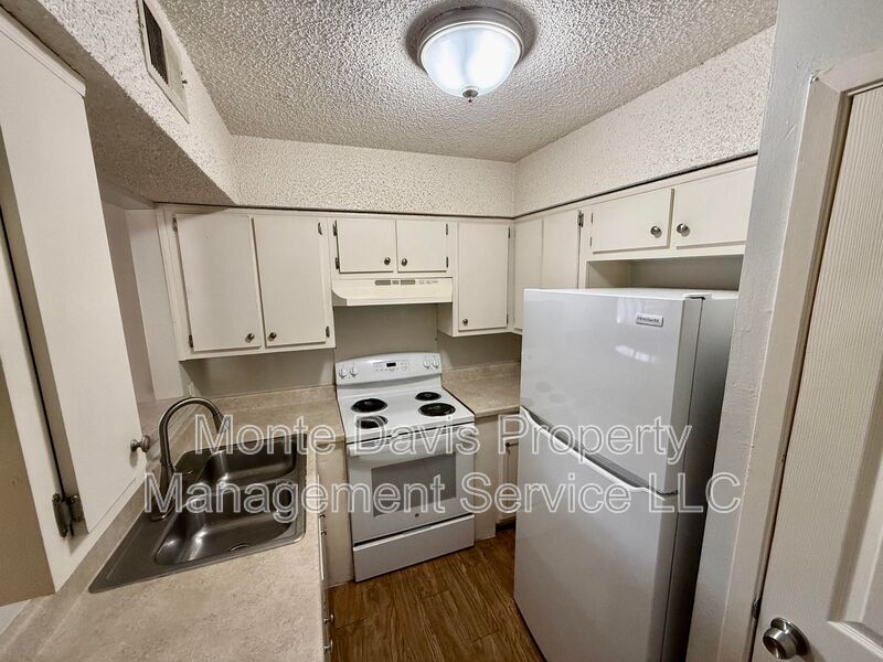 Austin Condo: 8909 Parkfield Drive