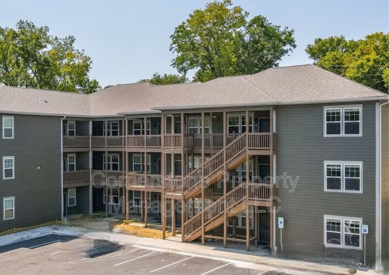 Lawrence Condo: 935 Michigan Street - 202